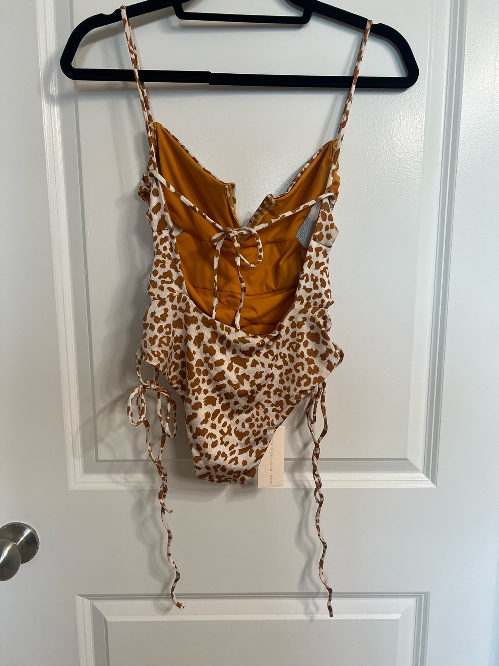 NWT Sun Becomes Her Animal Print Cut Out Swimsuit One Piece Size M - Picture 9 of 9